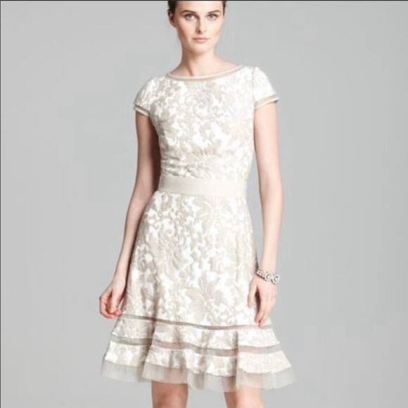 NWT Tadashi Shoji Lace Horsewire Dress Beige Boat Neck Wedding Cocktail Size 6 - Picture 1 of 16